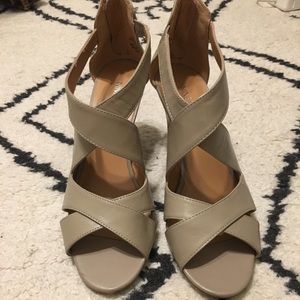 Nude/Tan Strappy Wedges